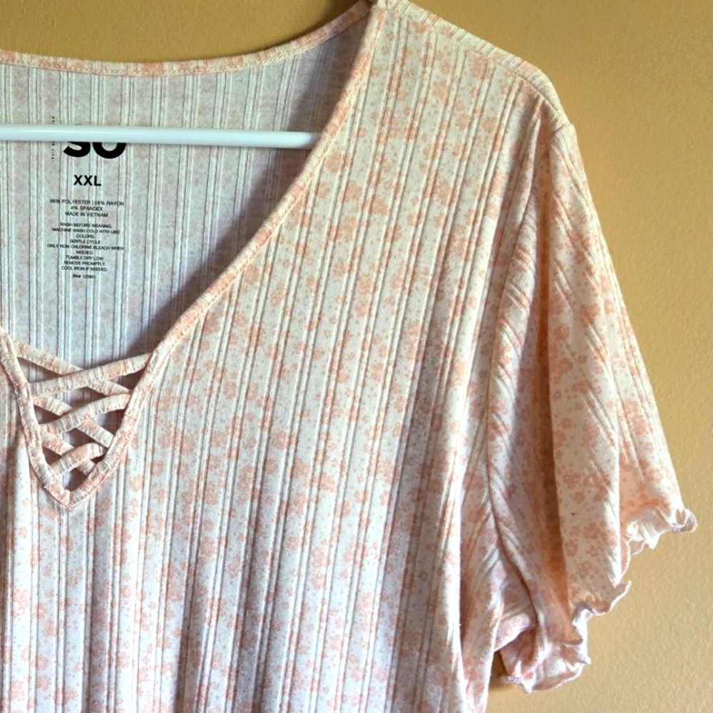 SO Brand Floral Ribbed Cutout Top, XXL (PTP=19.5") - Picture 2 of 4